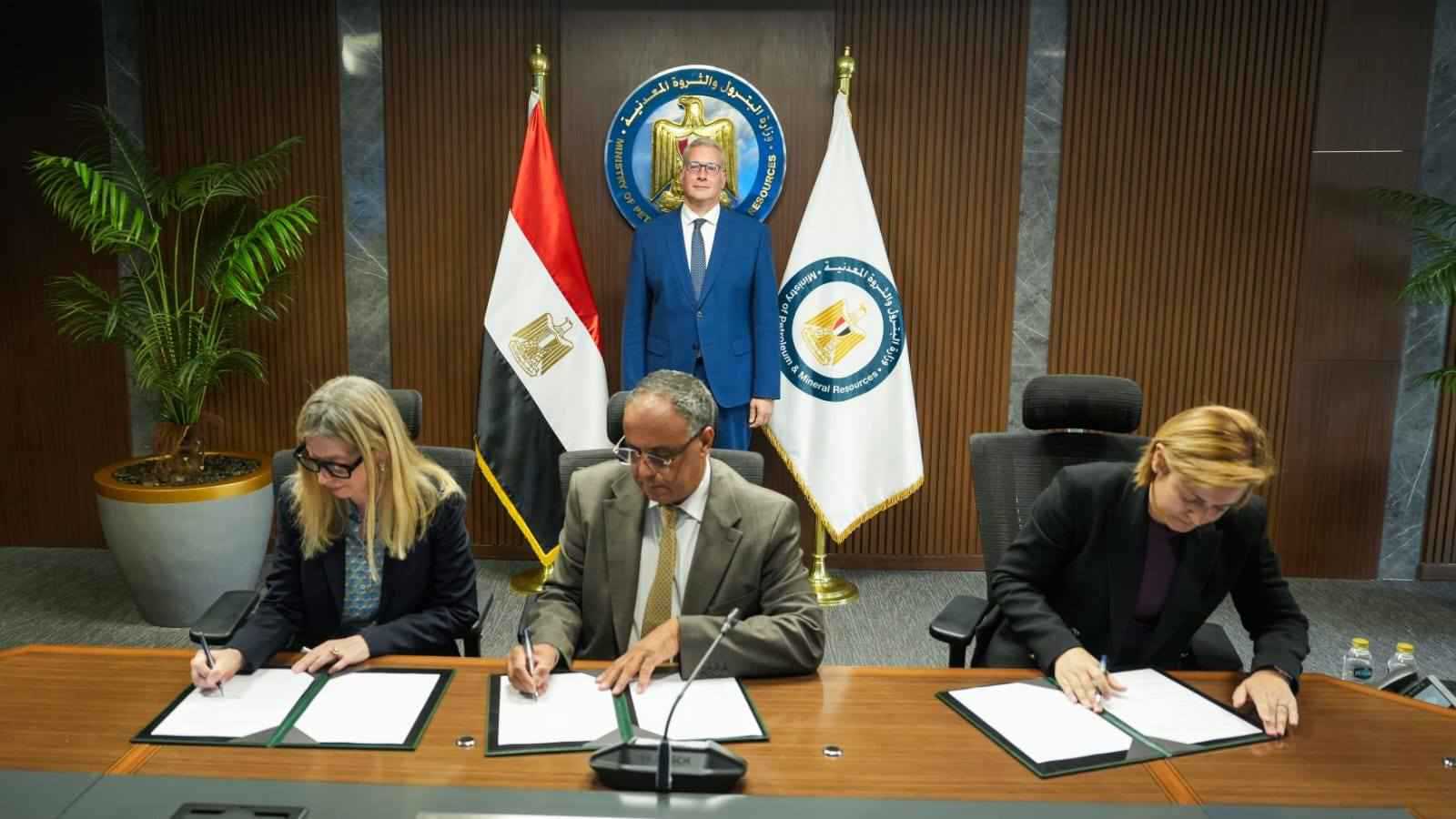 مصر تضخ 208 ملايين دولار للتوسع في إنتاج البترول بالصحراء الغربية 