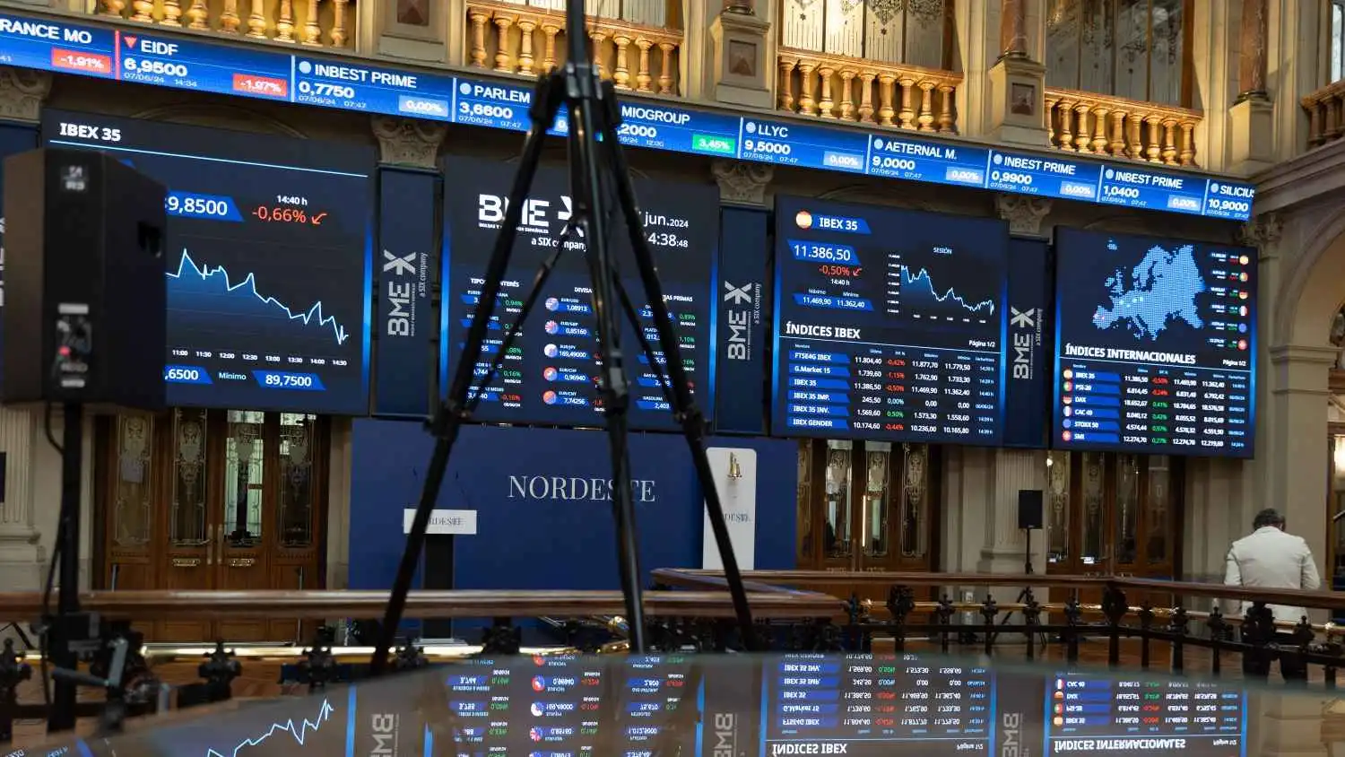 الأسواق الإسبانية تهتز بعد طلب ترامب قطع العلاقات التجارية