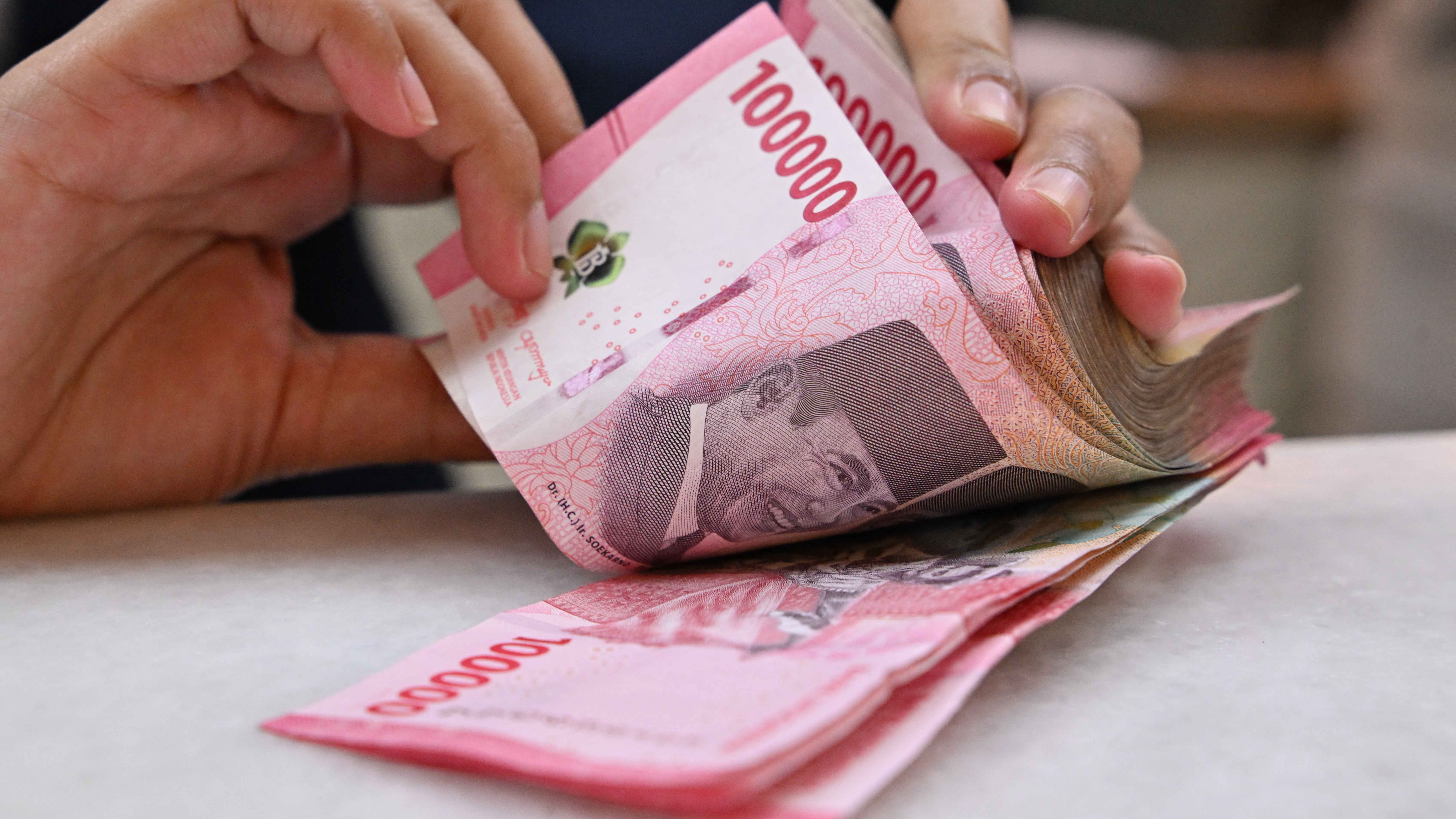 إندونيسيا ترفع رسوم وقود الطائرات وأسعار التذاكر مع ارتفاع أسعار النفط 