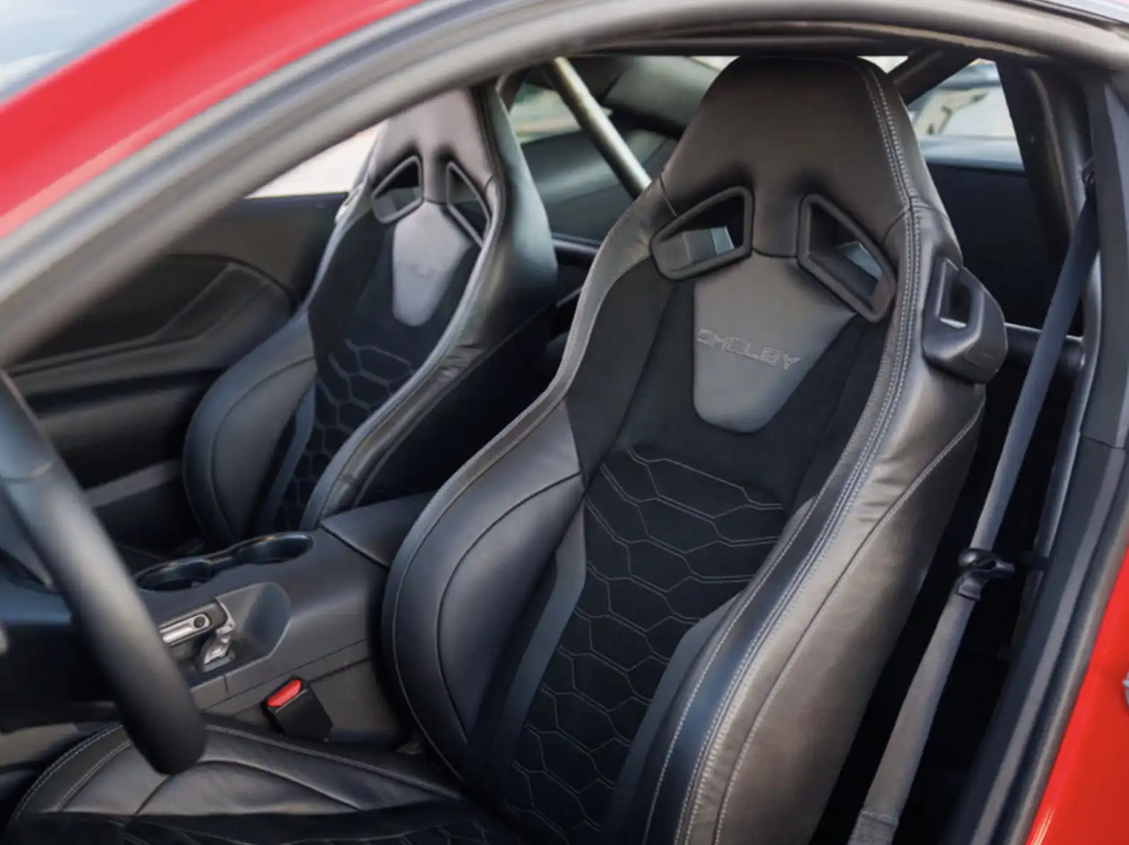 فورد موستانغ شلبي Super Snake-R مزودة بمقاعد Recaro الرياضية لتحتضن السائق بثقة