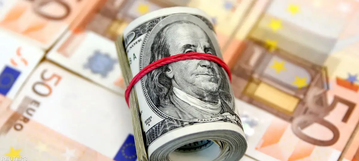 ارتفاع الإسترليني وانخفاض الدولار مع ترقب إشارات جديدة