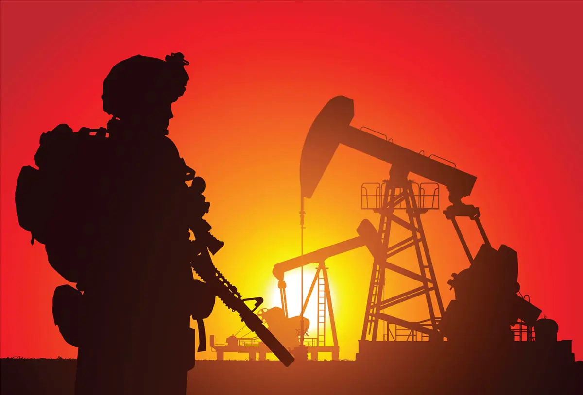 تقلبات النفط عرض مستمر.. هدنة وشيكة وضربات أميركية