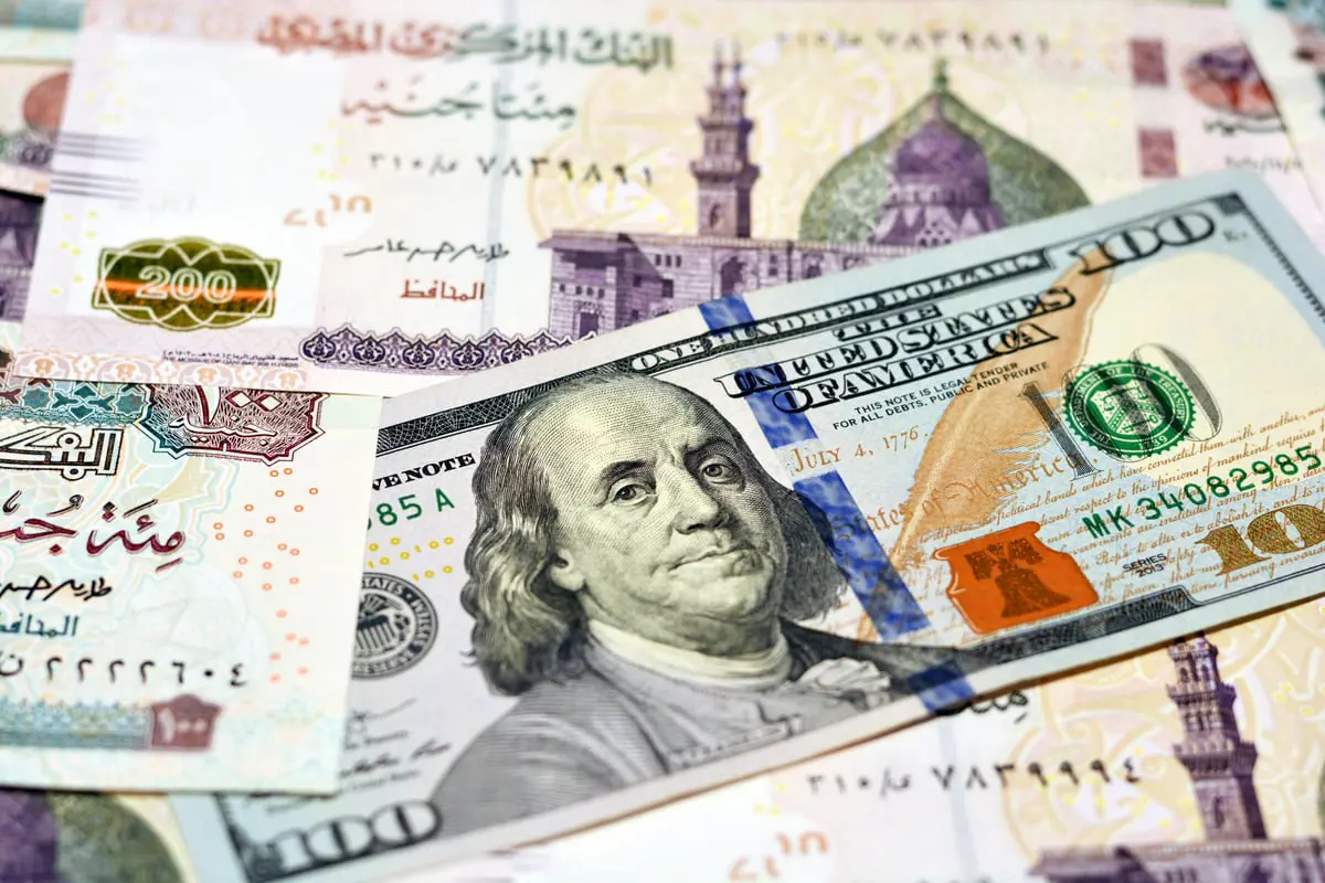 مصر.. صفقة استحواذ قد تعطل تعويم الجنيه أمام الدولار