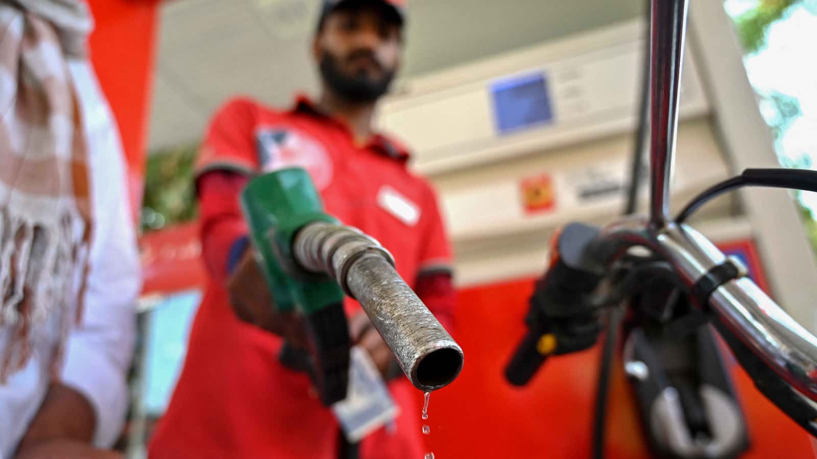 باكستان تعلن تدابير تقشفية لترشيد الوقود وسط تصاعد صراع الشرق الأوسط 