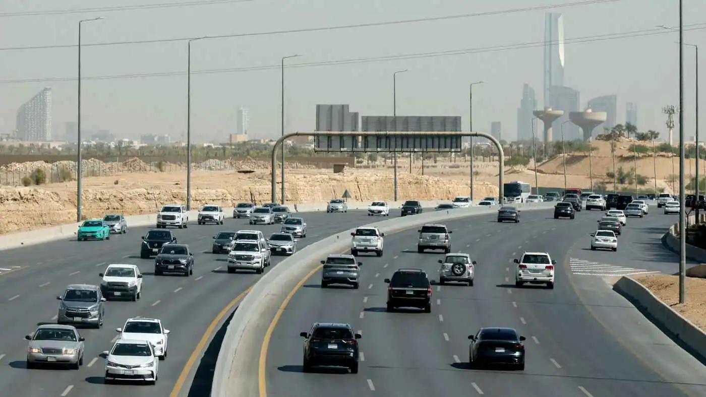 السيولة النقدية في السعودية تتراجع 1.8 مليار دولار في أسبوع
