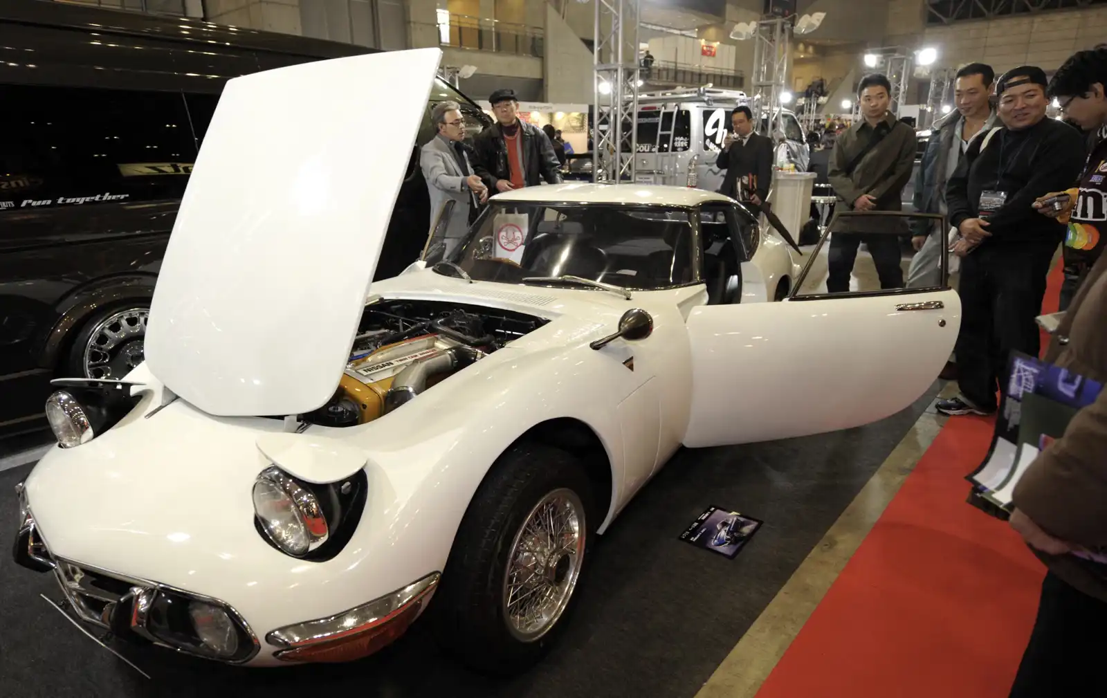 لقطة نادرة لسيارة Toyota 2000GT الكلاسيكية، إحدى أبرز الأساطير اليابانية النادرة