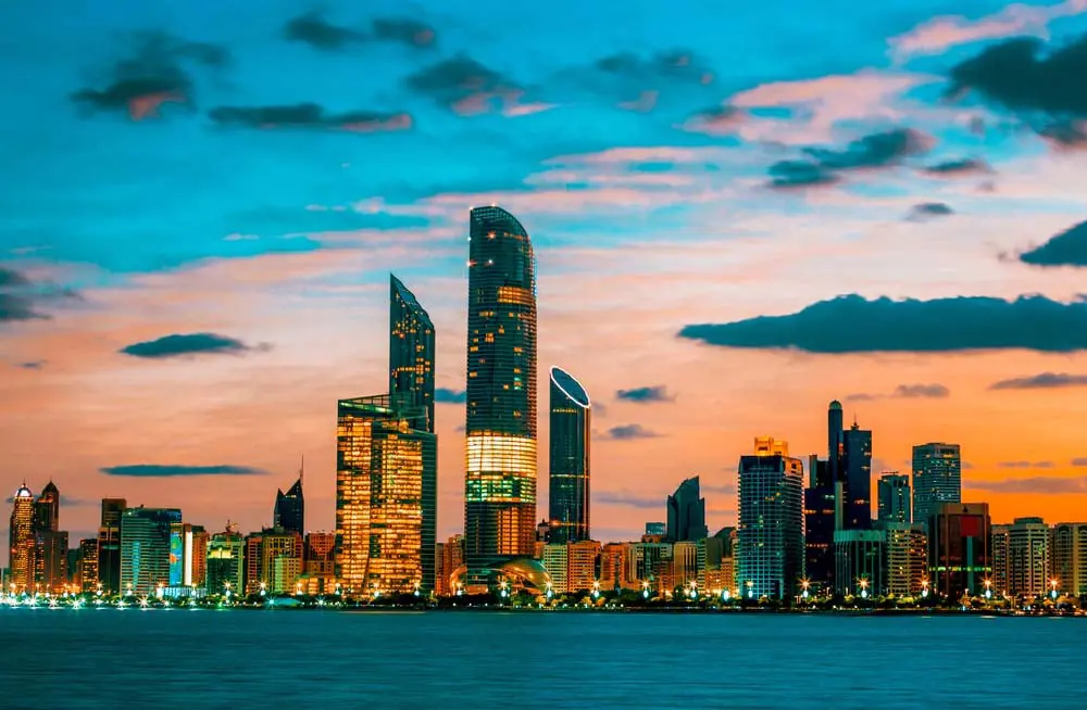 عام 2024.. خطوة إماراتية صوب نادي التريليون دولار