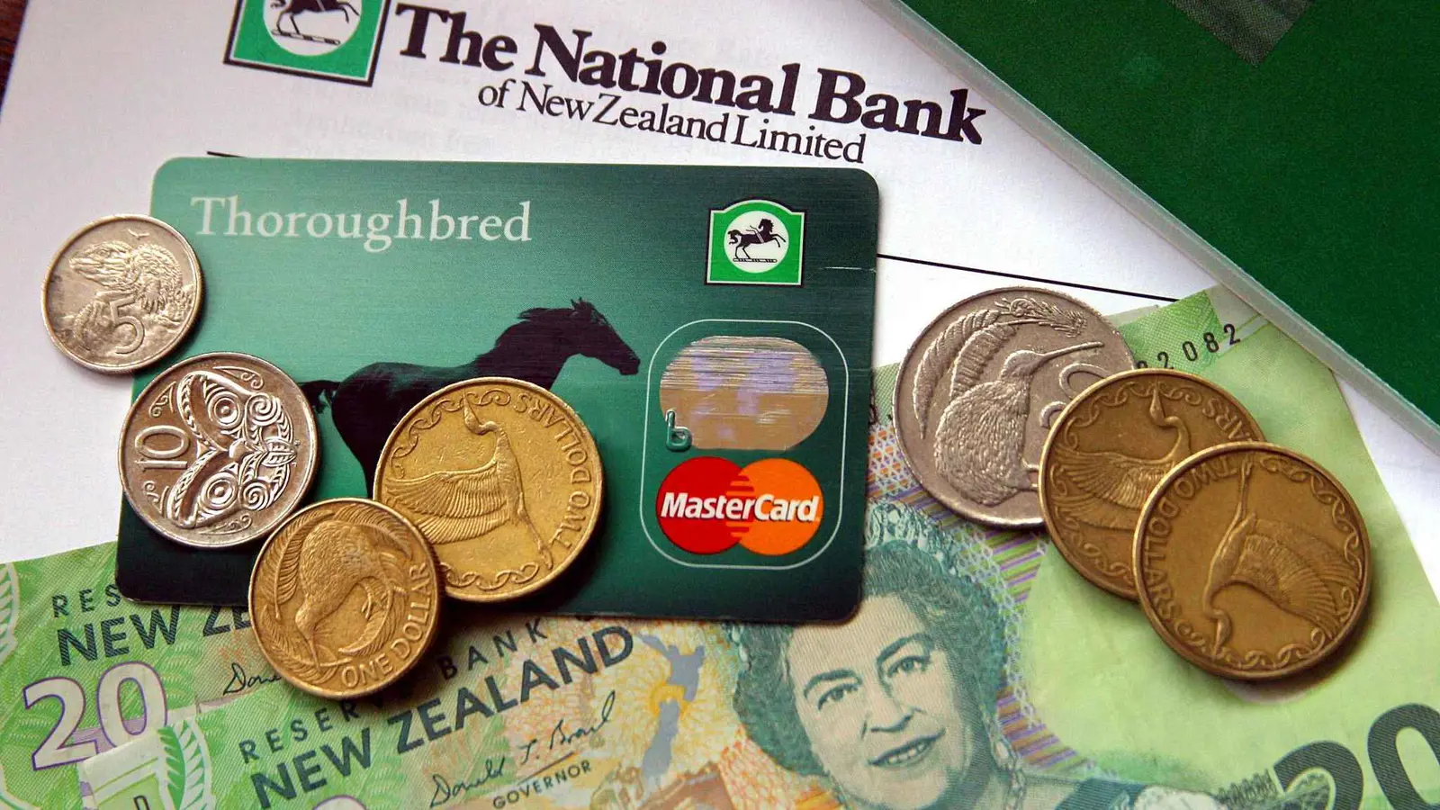 التحليل الفني: زوج عملات NZD/USD يشكل نموذج القاع المزدوج
