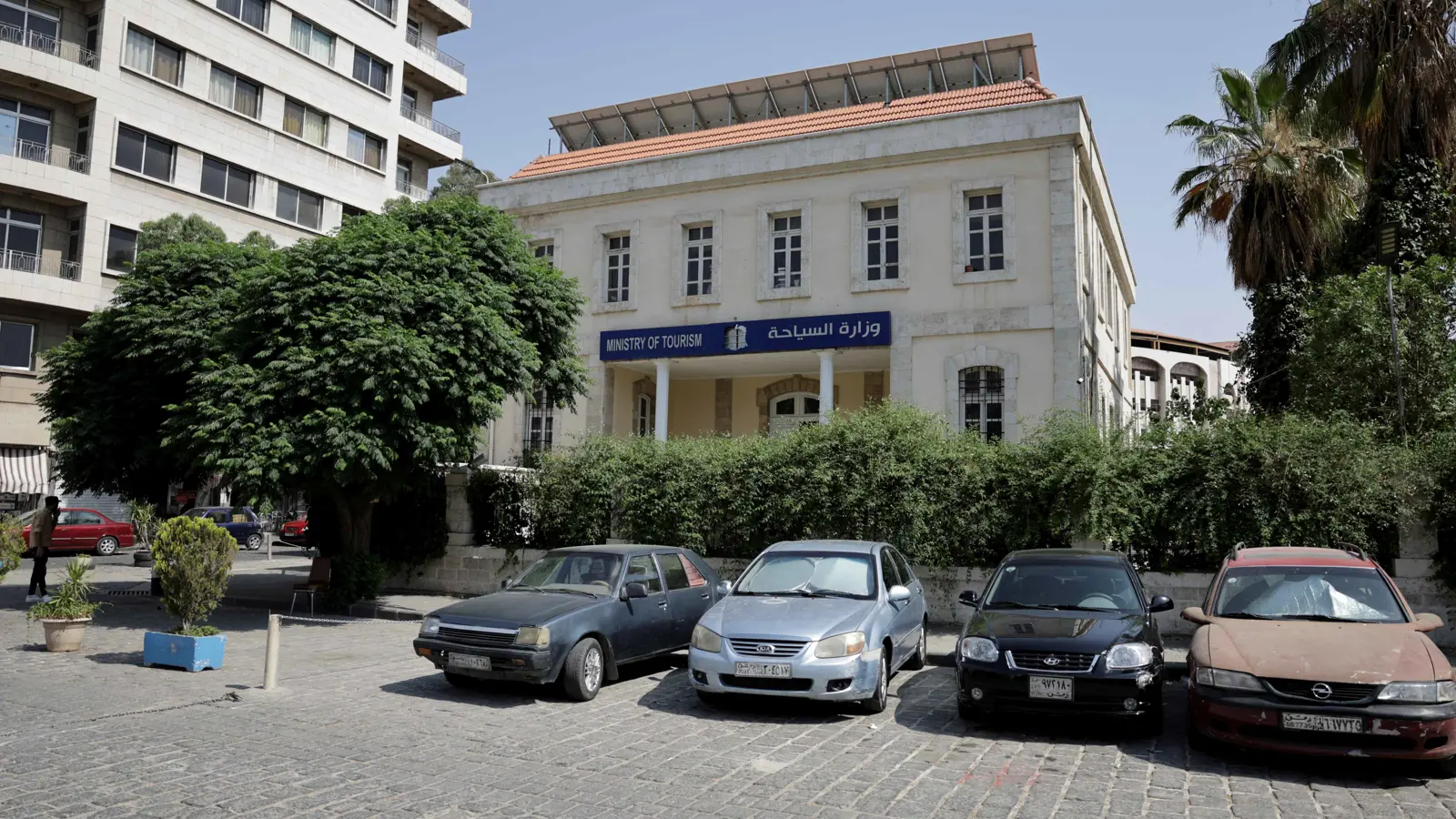 بعد حظر المستعمل.. هل تعود السيارة حلماً للسوريين أم تنتهي فوضى السوق؟
