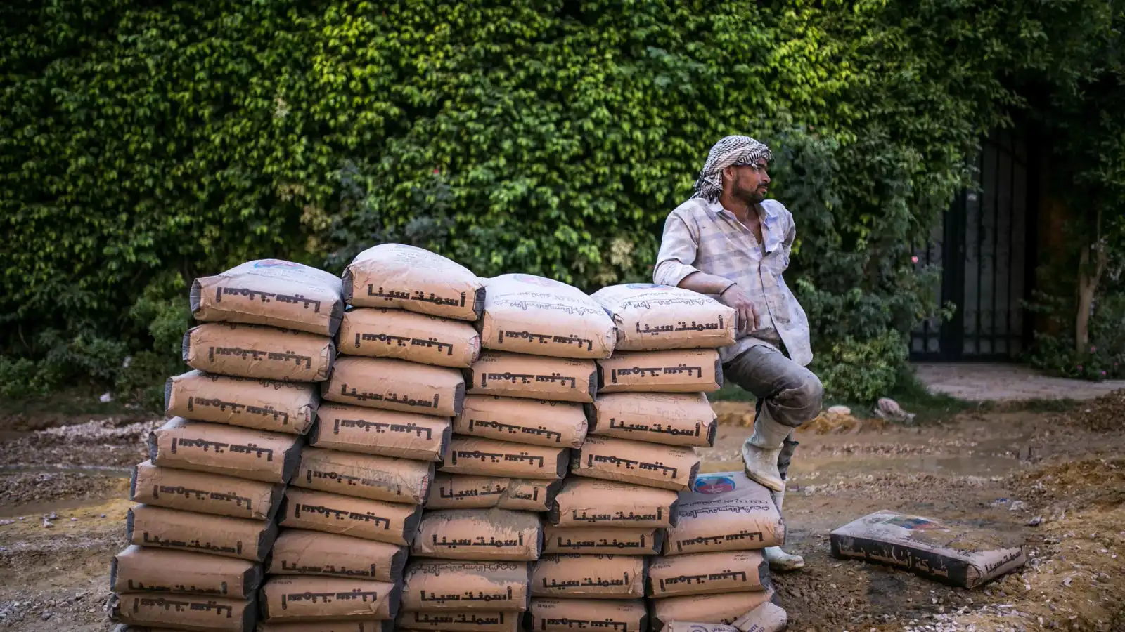بوصلة مبيعات شركات الأسمنت المصرية تتجه للسوق المحلية.. ما سر التحول؟