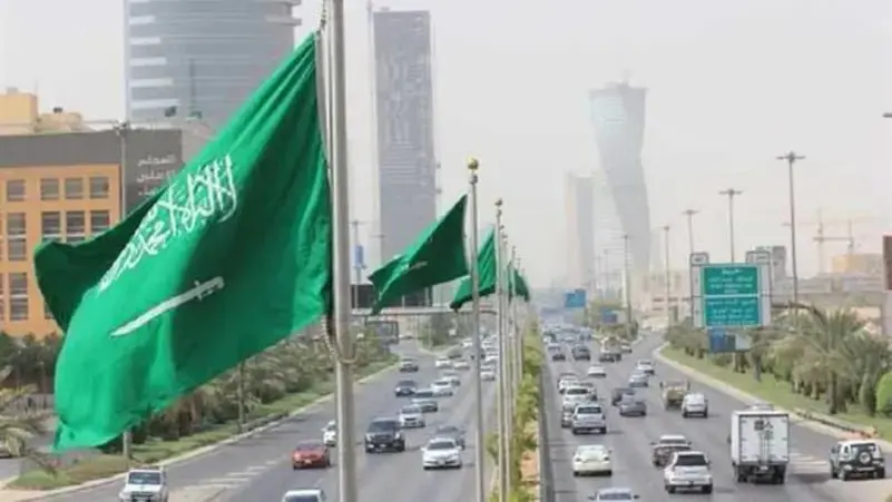 السعودية تعتمد سياسة مالية توسعية لموازنة التشدد النقدي