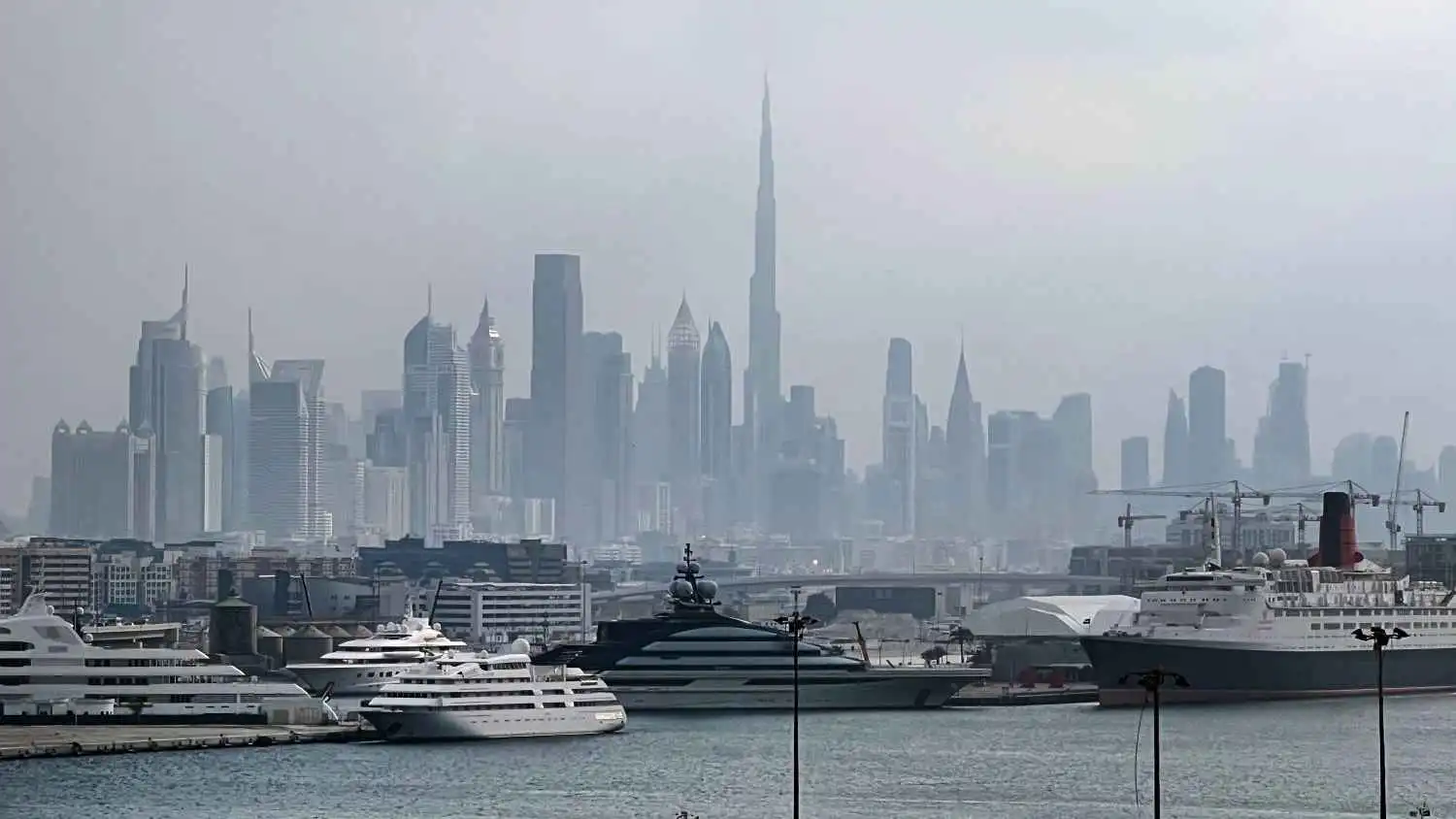 مبيعات قياسية للعقارات الفاخرة في دبي بفضل صفقات ما قبل الحرب