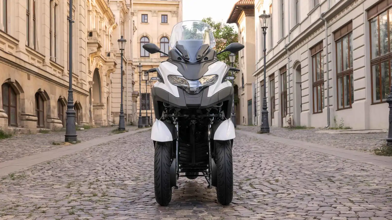 سكوتر Yamaha Tricity.. هل يكون بديلاً حقيقياً للسيارة في المدن؟