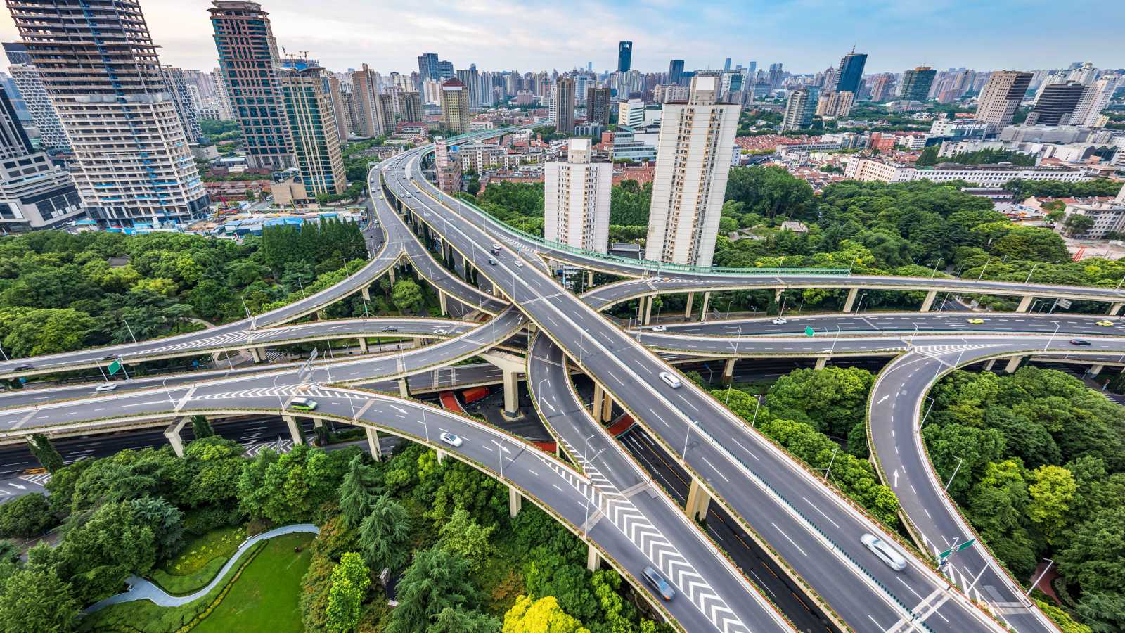 لماذا ترتفع كلفة العيش في المدن رغم الإنفاق القياسي؟ 