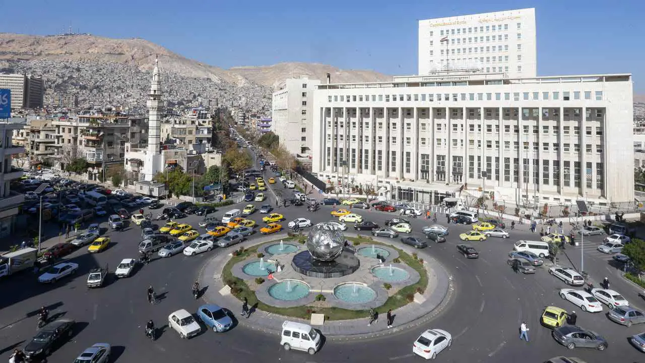 نقيب الاقتصاديين في سوريا يشرح لـ«إرم بزنس» خريطة التعافي بعد العقوبات