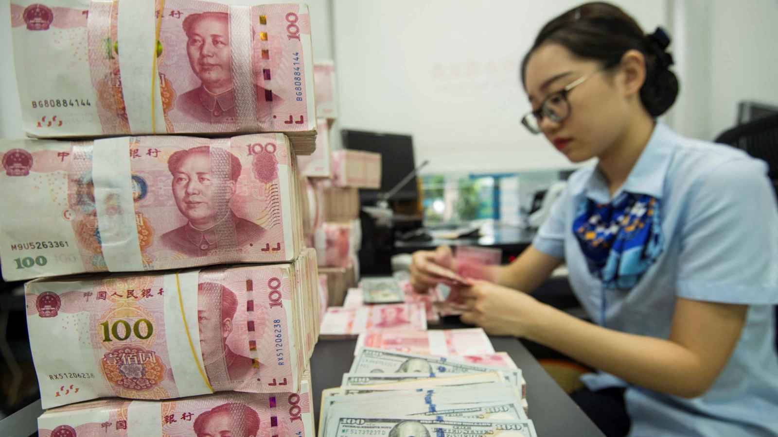 الصين: احتياطي النقد الأجنبي يتراجع 2.5% إلى 3.3 تريليون دولار في مارس 