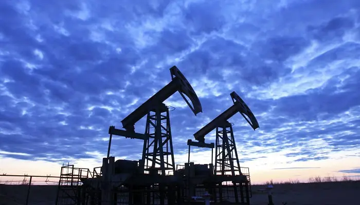 أسعار النفط ترتفع بأكثر من 2%.. ما السبب؟