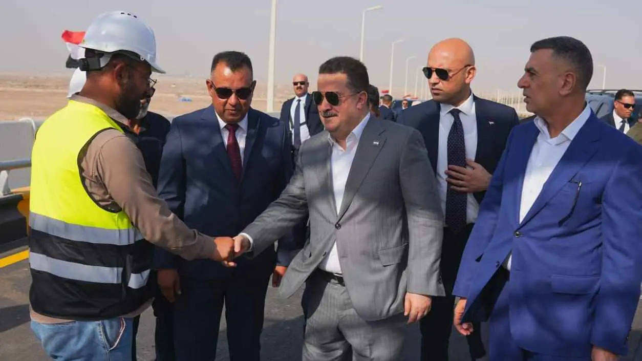 العراق يفتتح مشروعين للغاز الطبيعي في البصرة