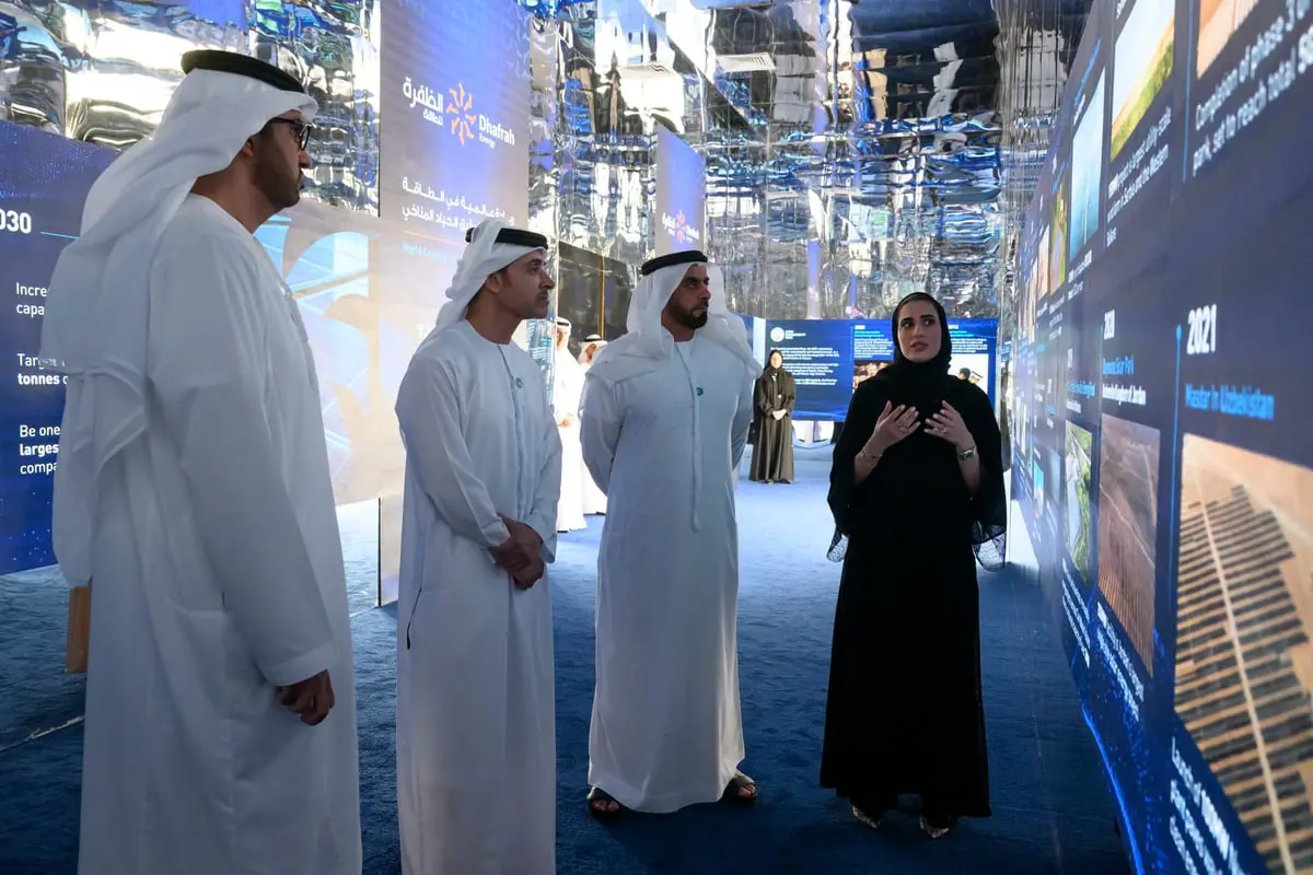 الإمارات تدشّن أكبر محطة طاقة شمسية بموقع واحد في العالم