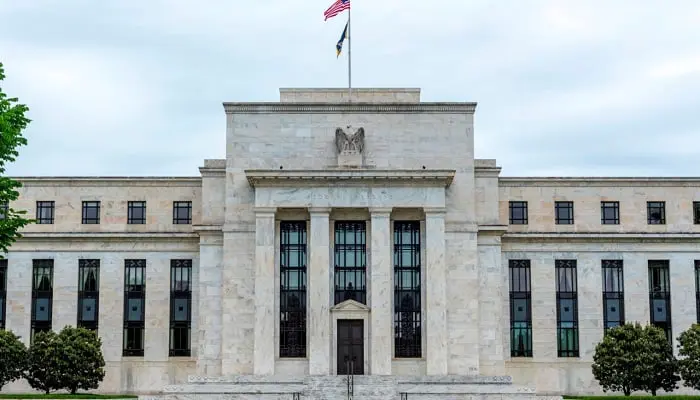 المستثمرون يتوقعون تراجع الفيدرالي عن رفع أسعار الفائدة