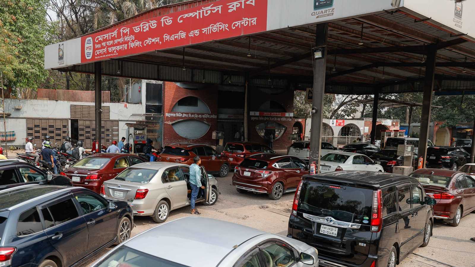 عقب انقطاع الإمدادات القطرية.. بنغلاديش تواجه ارتفاع أسعار الغاز 