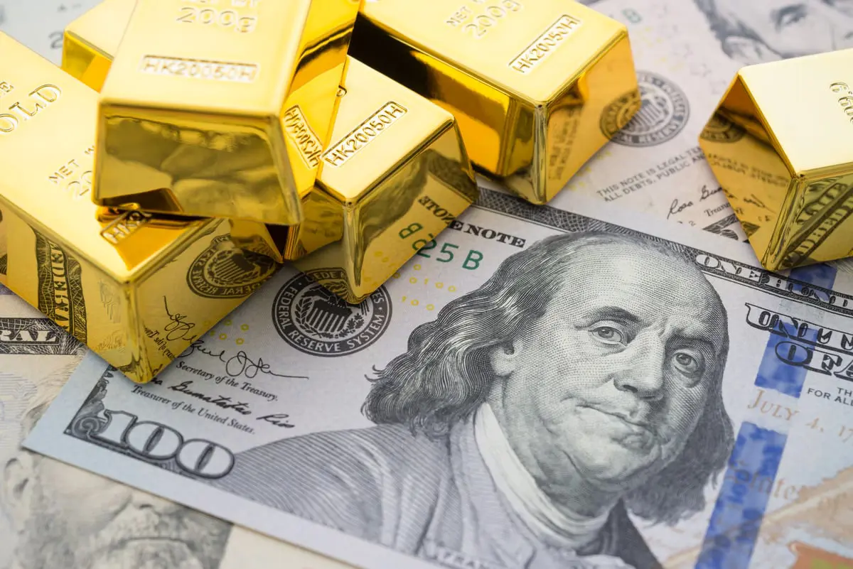 الذهب يتراجع مع ارتفاع الدولار وقوة الوظائف الأميركية