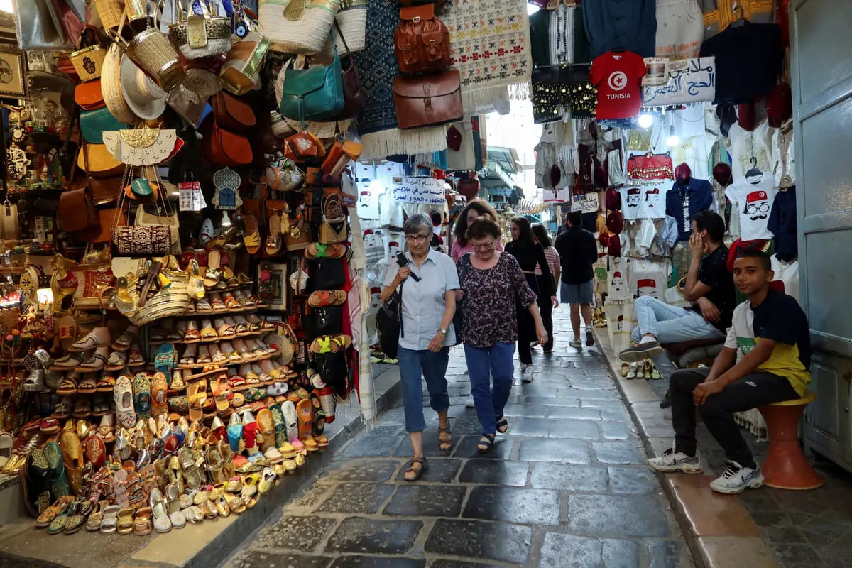 اقتصاد تونس يئن.. ترقب لزيارة صندوق النقد ومخاوف من مطالبه