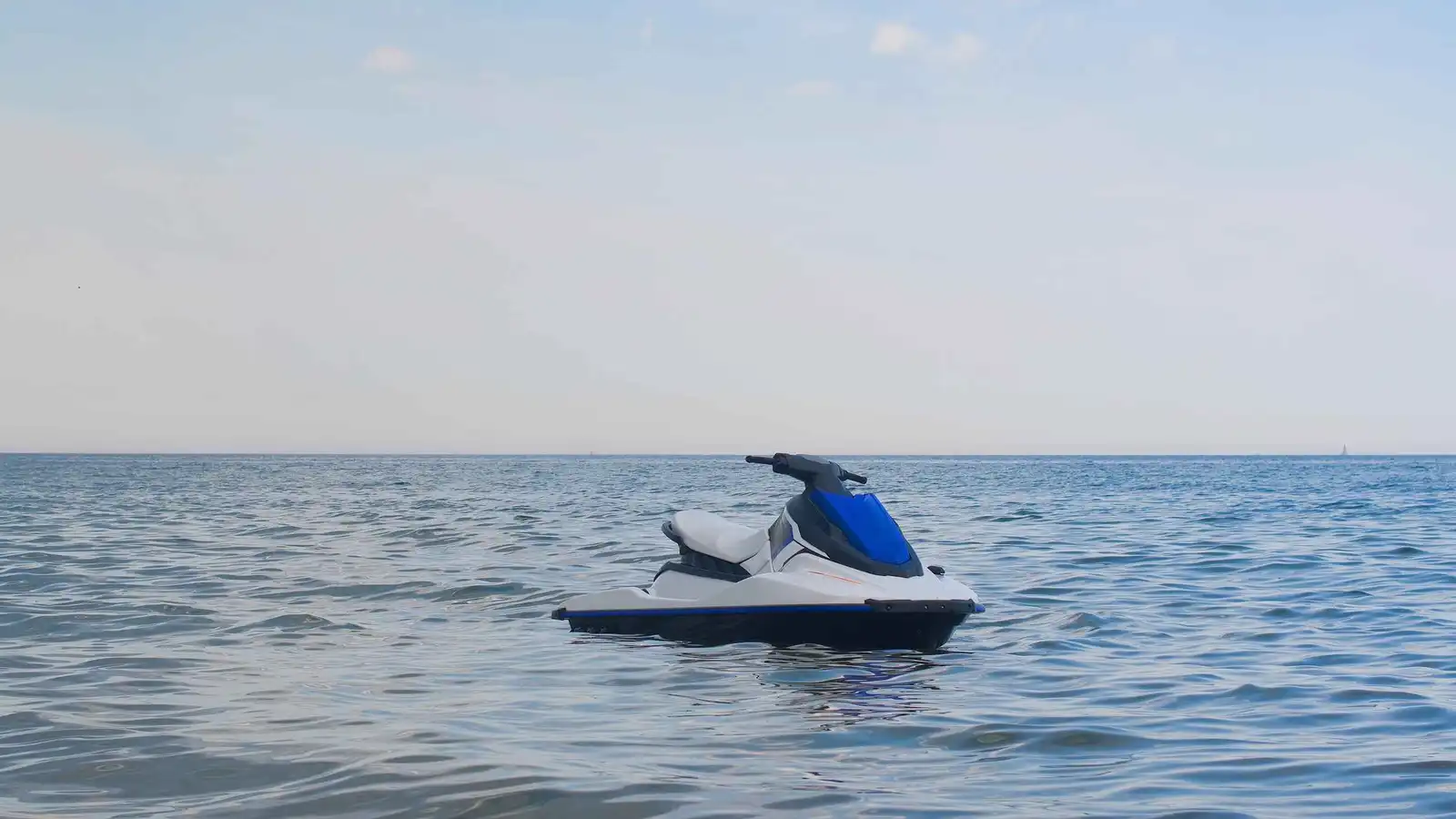 أقل سعراً وأخف وزناً.. كيف غيّرت Sea-Doo Spark سوق الدراجات المائية؟