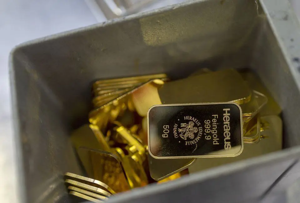 تخزين الذهب.. رهان تركيا في كبح التضخم وانهيار الليرة