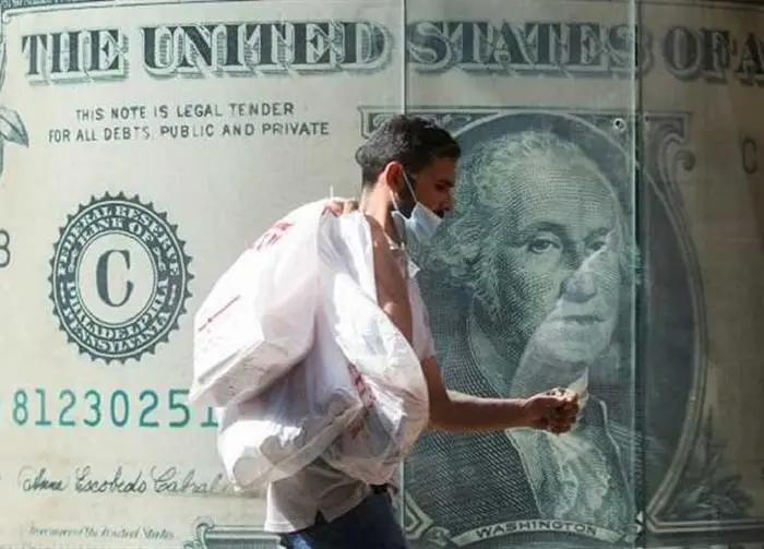 الدولار يحافظ على حصته العالمية باحتياطي العملات