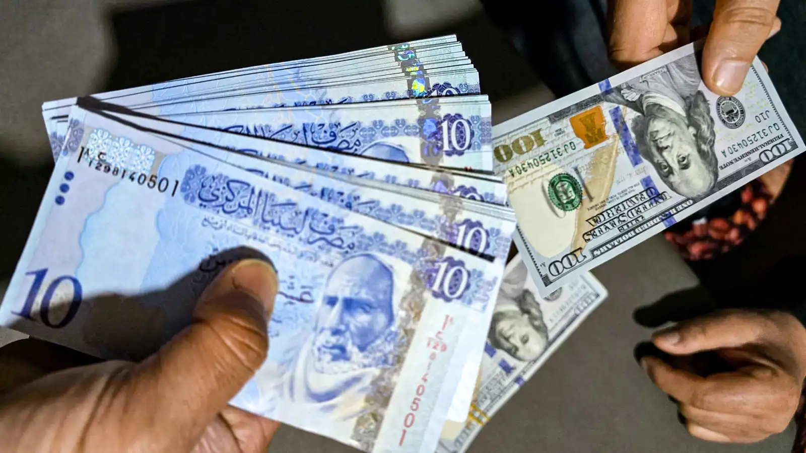 السيولة في ليبيا.. هل تكفي مليارات المركزي لطمأنة الشارع والأسواق؟