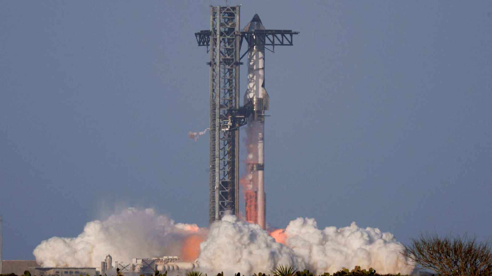 «سبيس إكس» تقترب من اكتتاب تاريخي قد يدفع قيمتها إلى تريليون دولار 