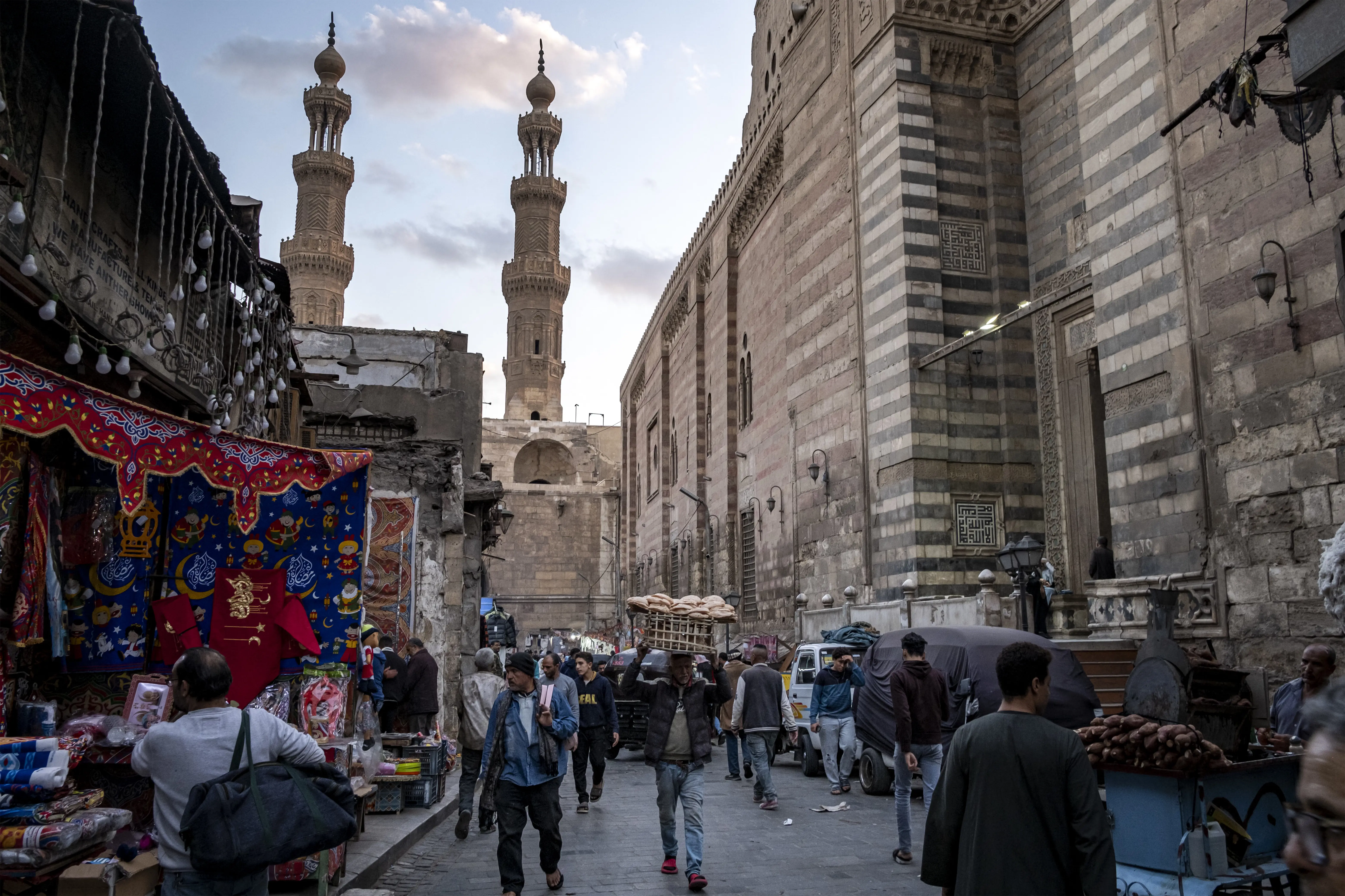 نمو اقتصاد مصر.. بين تقديرات "صندوق النقد" ومستهدفات الحكومة