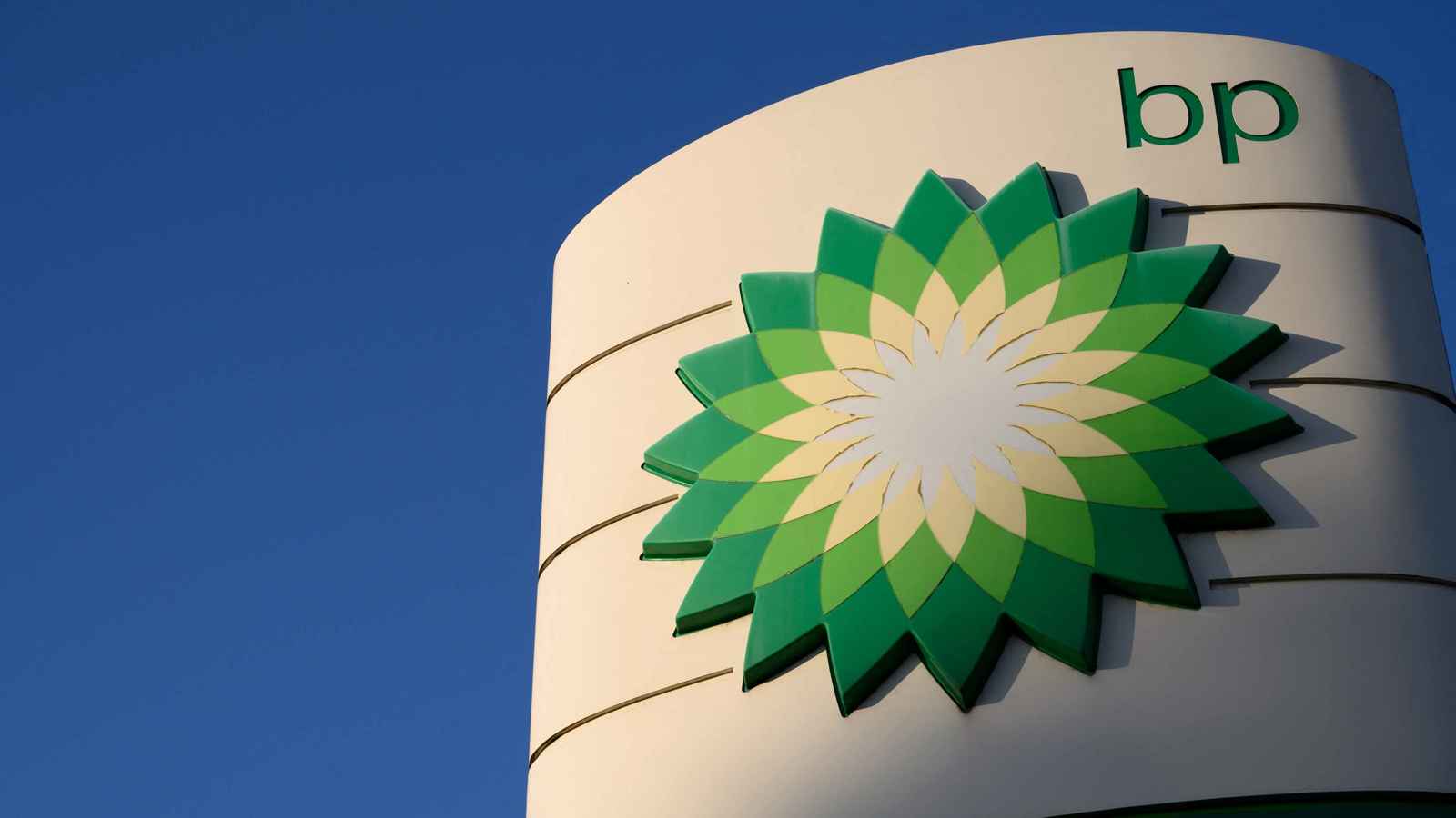 شركات النفط الكبرى تستعد لتراجع الأرباح بعد هبوط أسعار الخام 