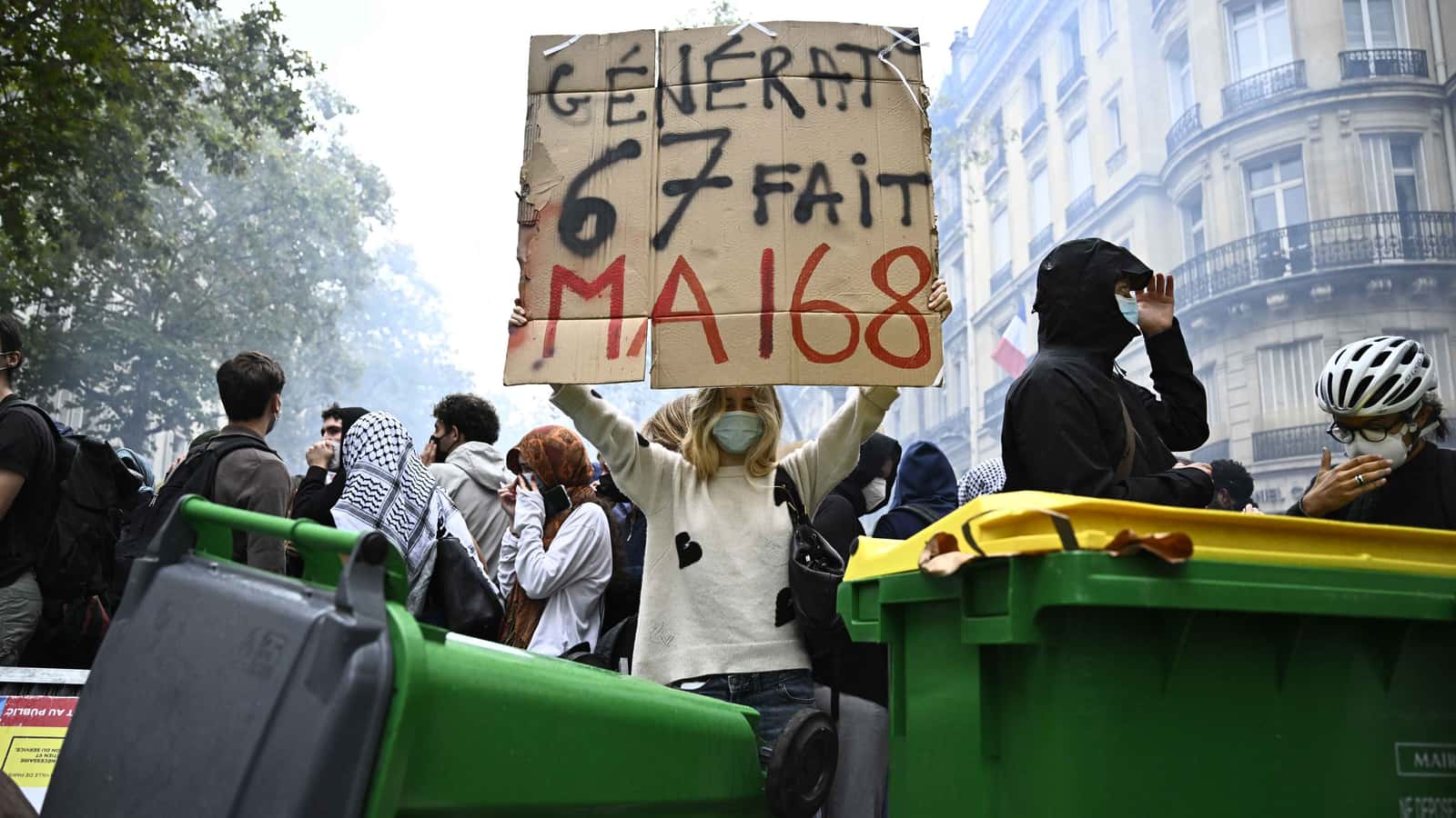 FT: فرنسا عالقة بين شارع يرفض التقشف وسوق سندات خرج عن السيطرة 