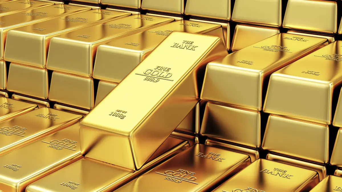 الذهب يهبط مع صعود الدولار وعوائد السندات
