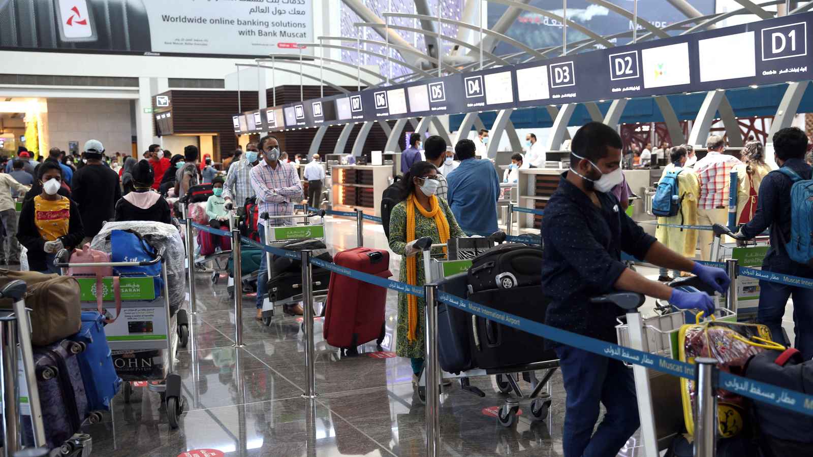 عدد المسافرين عبر مطارات عُمان ينمو 1.6% لـ12.3 مليون مسافر في 10 أشهر 