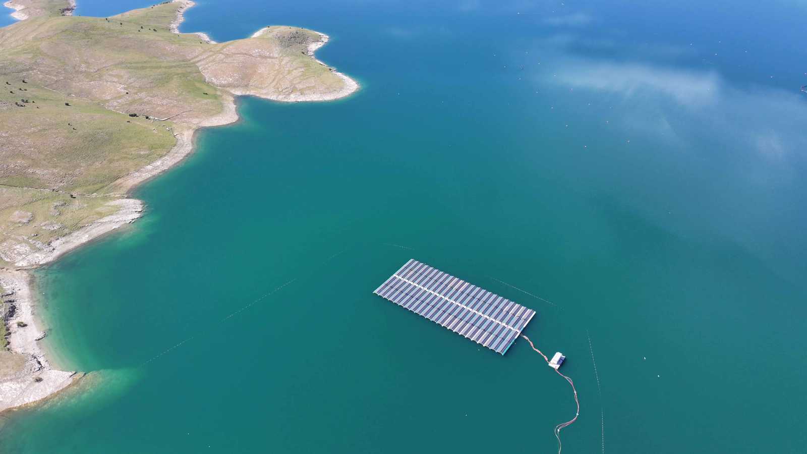 السعودية تستثمر ملياري دولار في مشاريع طاقة شمسية بتركيا 