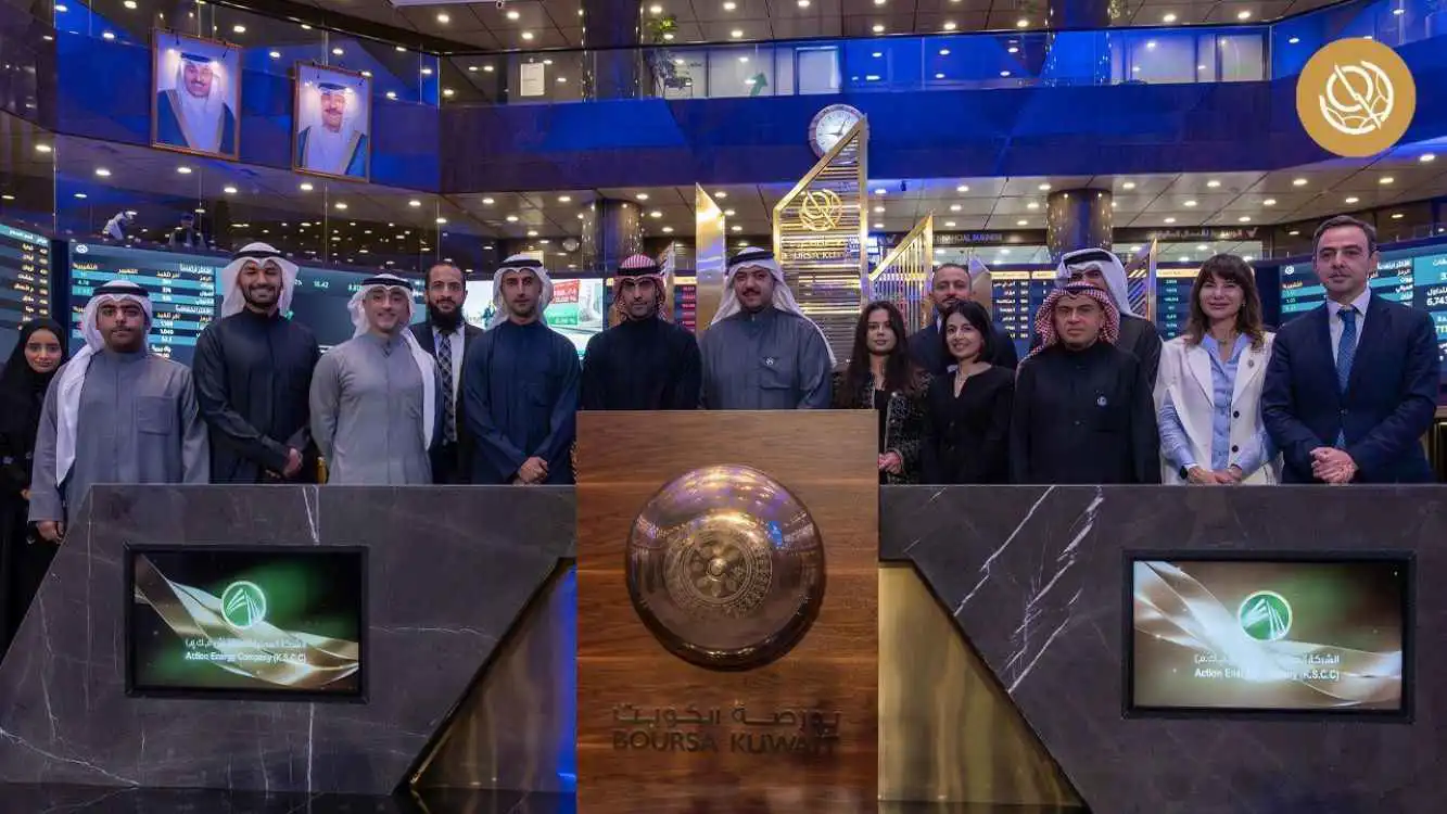 خلال احتفال بورصة الكويت بإدراج أسهم «العملية للطاقة» في السوق «الأول» خلال ديسمبر 2025