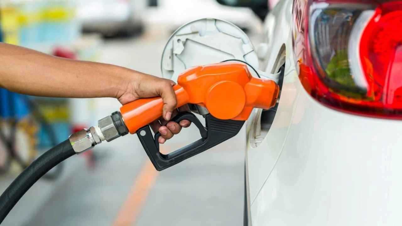 محطات الوقود الفرنسية تشهد نقصاً في بعض الأنواع مع ارتفاع الطلب 