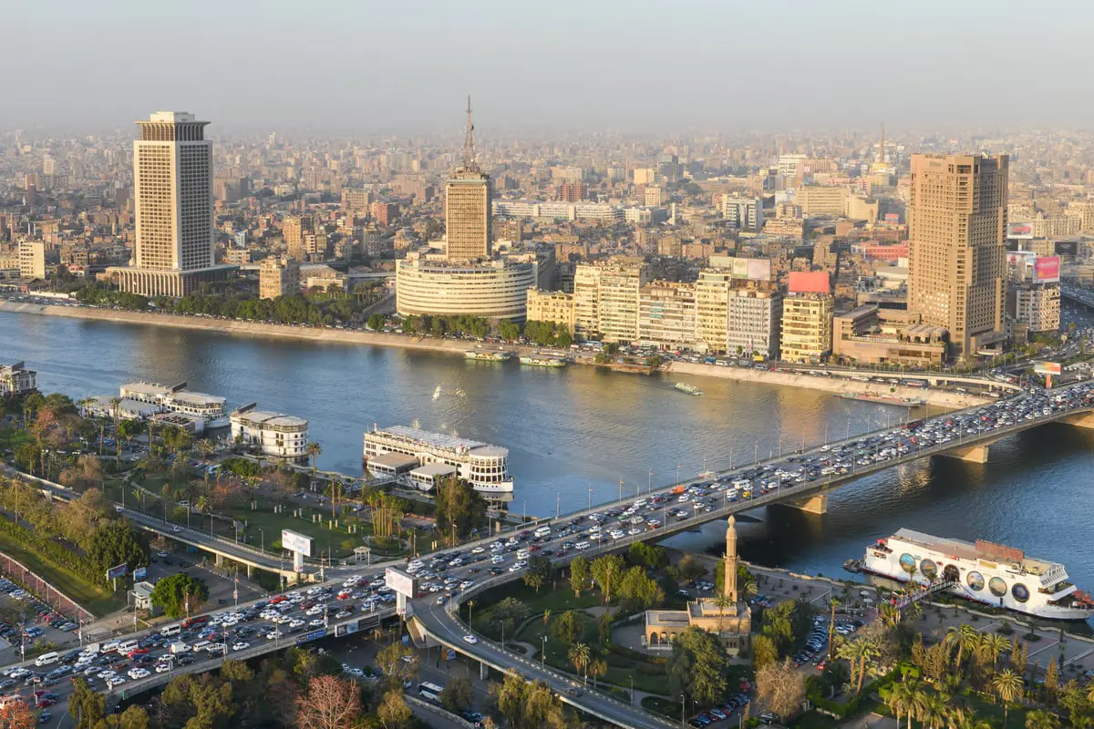 مصر توضح حقيقة زيادة الرسوم على مغادرة السياح والمواطنين