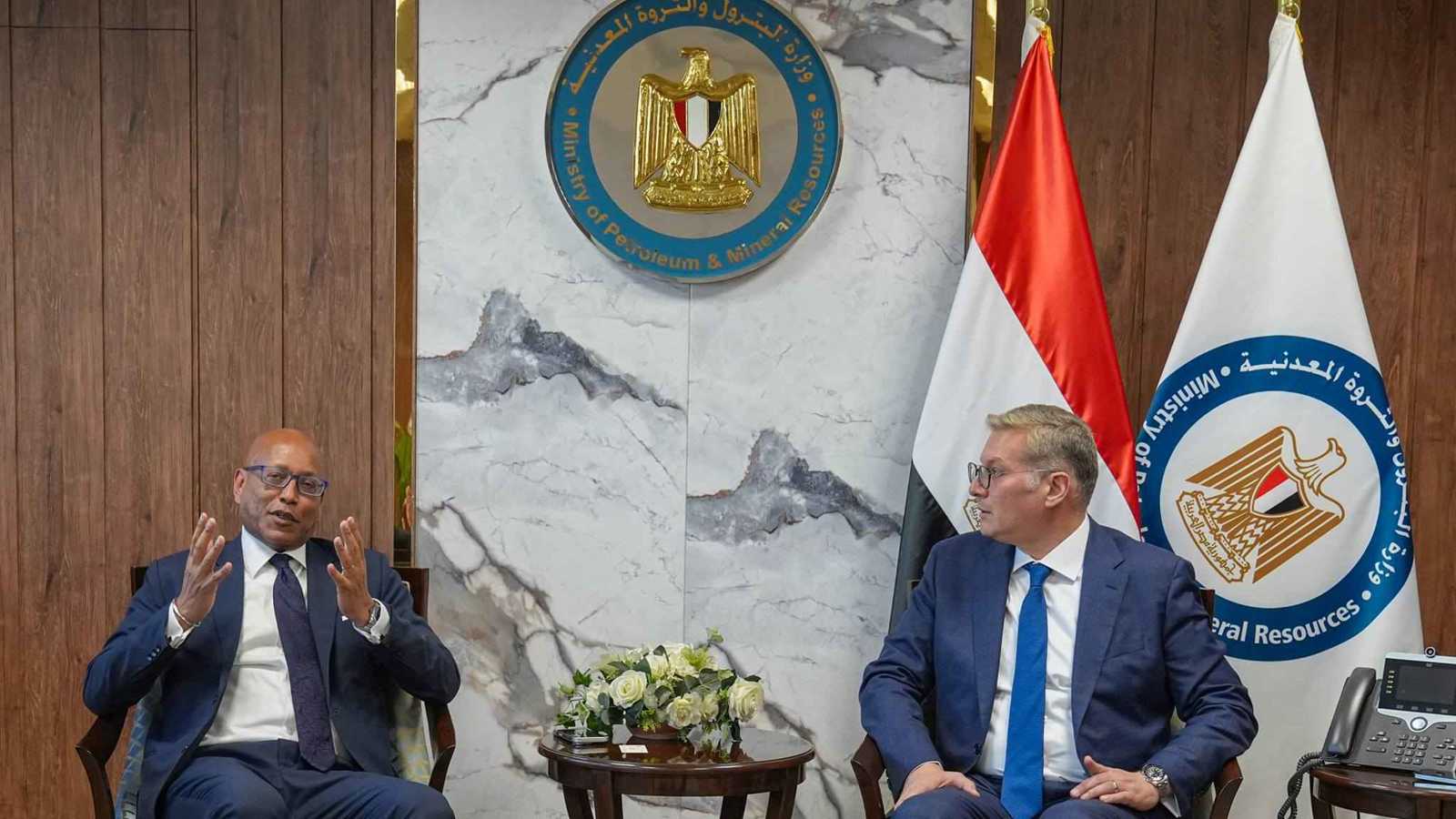 مصر تطلق خطة لتطوير معامل تكرير البترول باستثمارات 4 مليارات دولار 