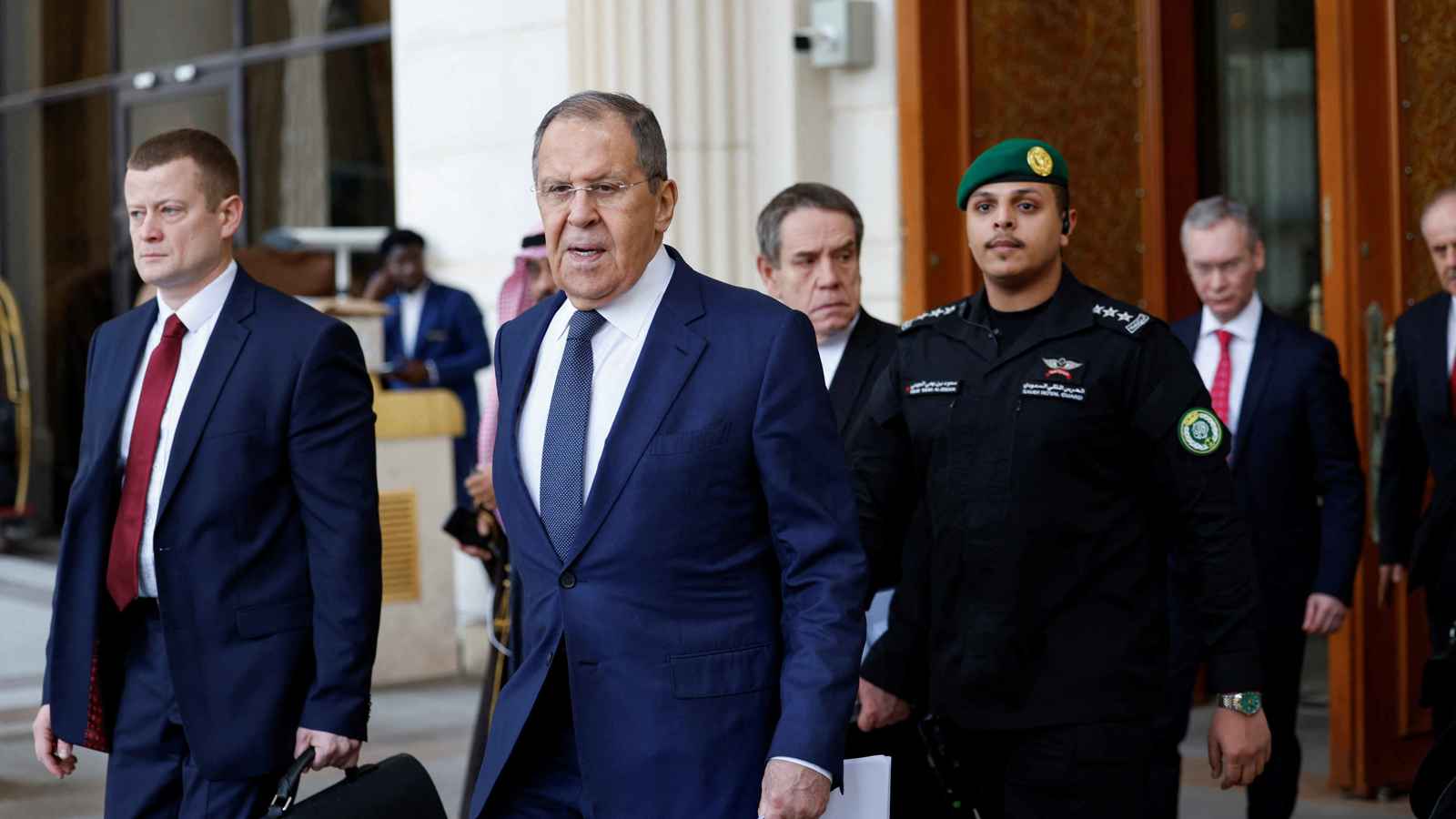 روسيا تواصل الأنشطة التجارية مع إيران رغم التهديدات الأميركية 