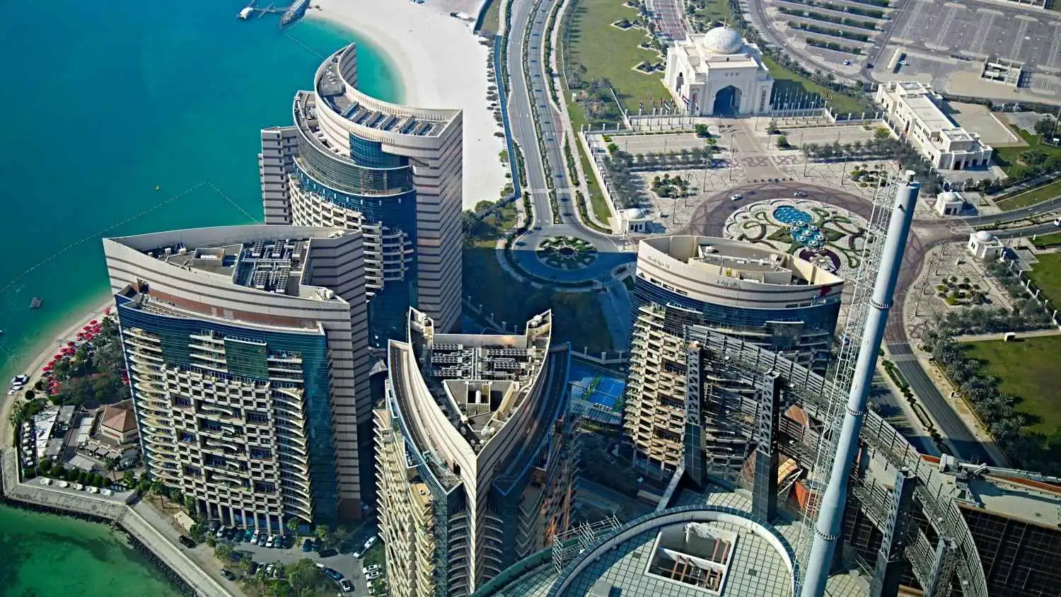 منظر جوي لعقارات أبوظبي، في 20 مارس 2026