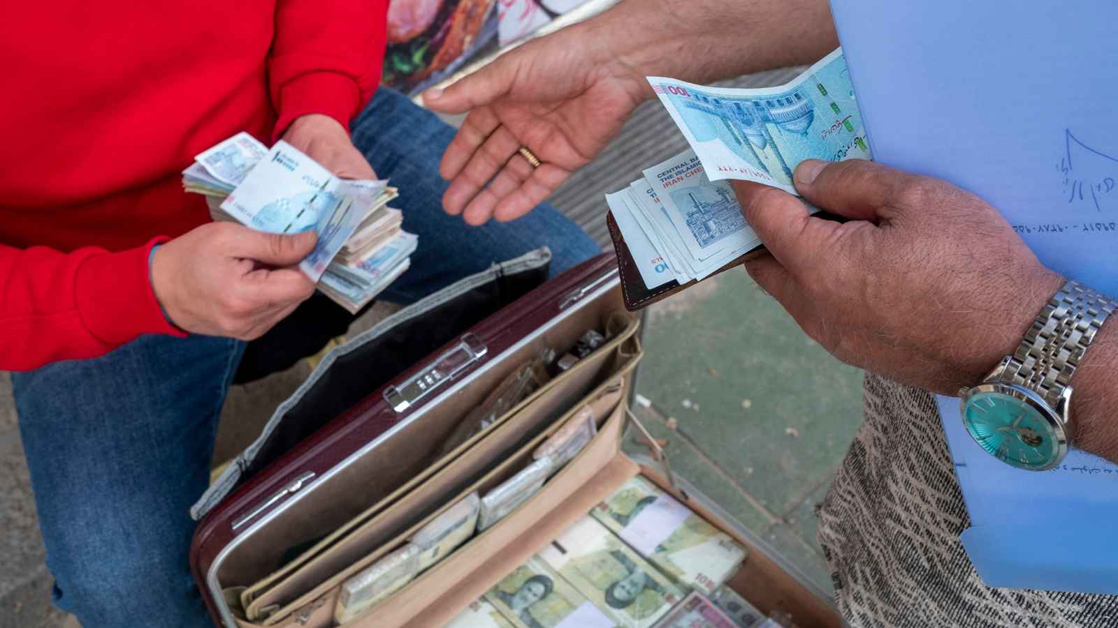 إيران تلجأ إلى الأصول المشفّرة لمواجهة أزمة الريال 