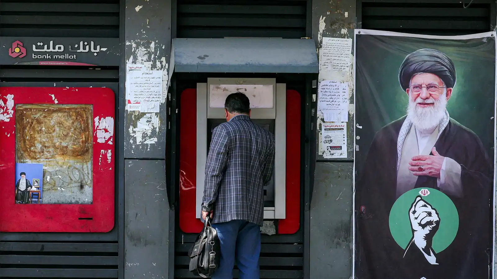 تركيا تلغي ترخيص نشاط «بنك ملت» الإيراني وسط إجراءات أميركية