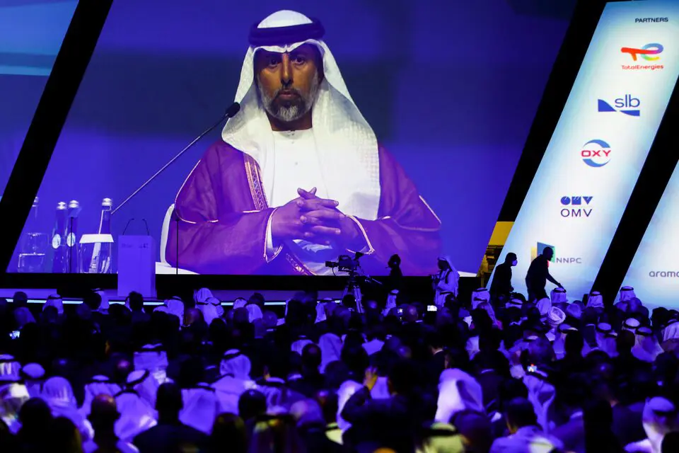 الإمارات: "الثمانية الكبار" ضحوا بالتخفيضات الطوعية لاستقرار أسواق النفط