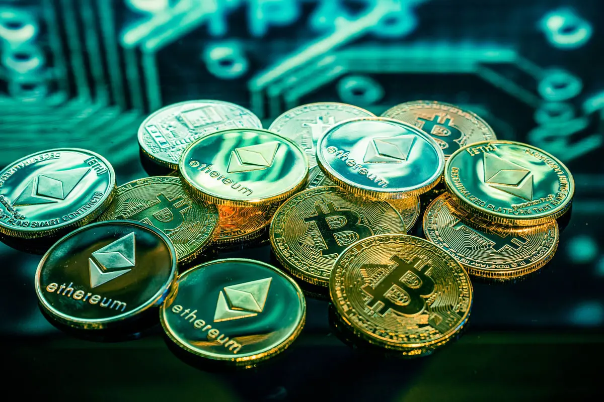 بعد انهيار إف تي إكس.. بنك انجلترا يكشّر عن أنيابه