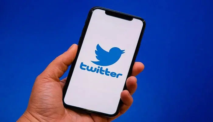 "تويتر" تخسر 4 ملايين دولار يوميًا.. هل تفلس؟