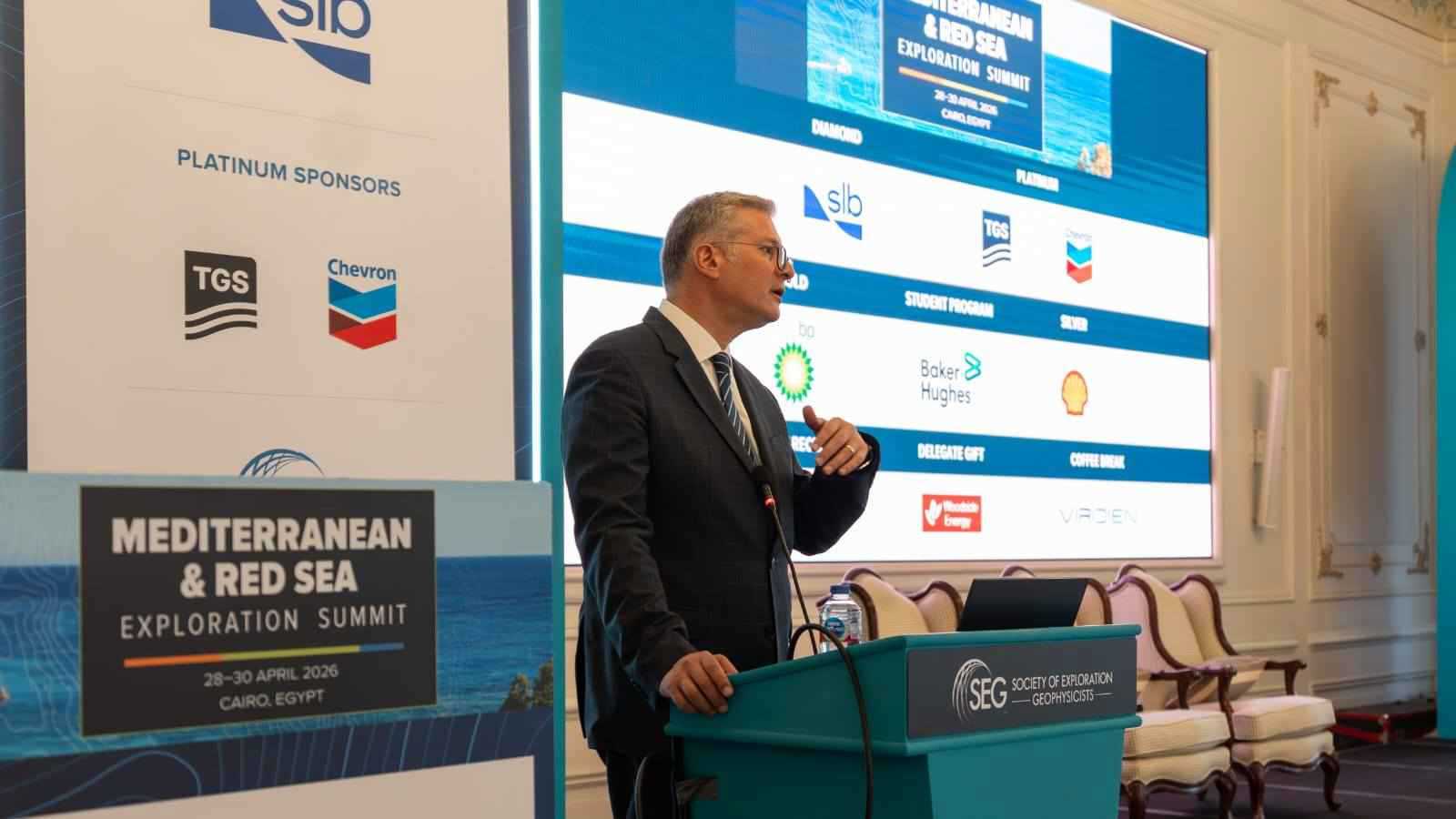 مصر تخفض مستحقات شركاء البترول الأجانب إلى 770 مليون دولار 